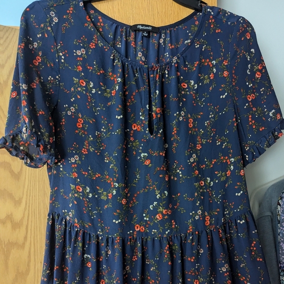 Madewell Silk Ruffle-Hem Top in Moonless Floral - Picture 3 of 4